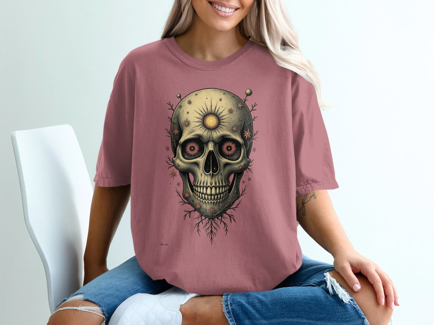 Skull Design Graphic Tee with Unique Artwork product type