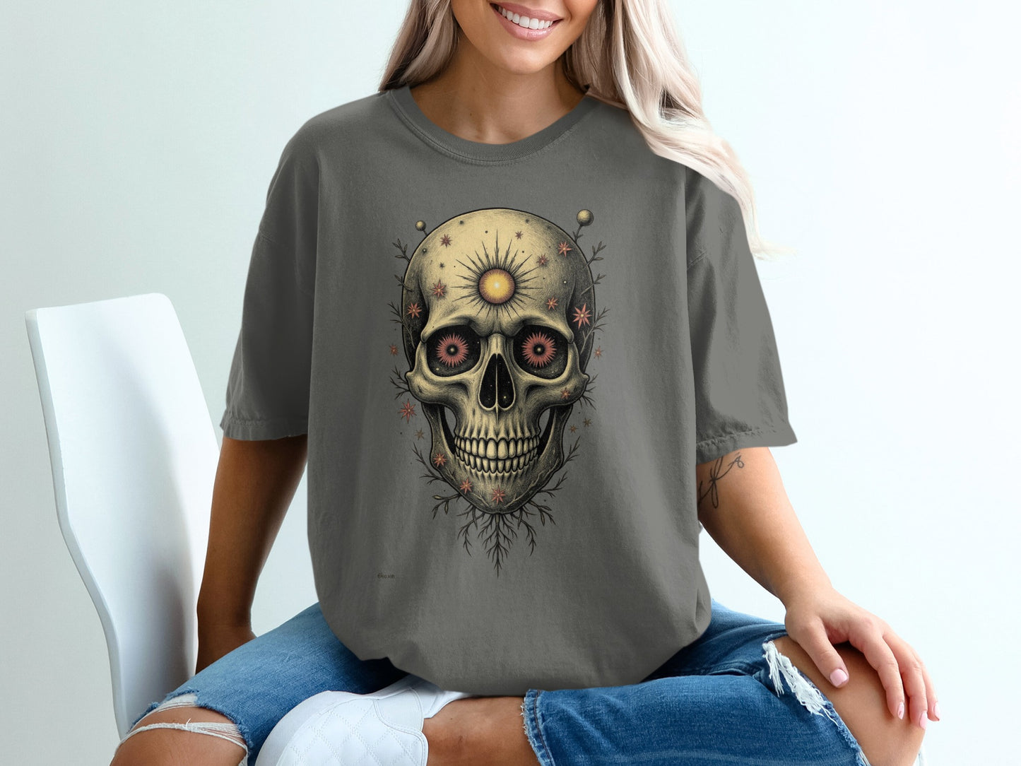 Skull Design Graphic Tee Shirt product