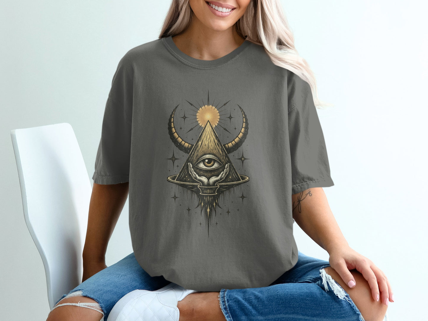 Illuminati Eye Design T-shirt Mystical Symbol T-shirt