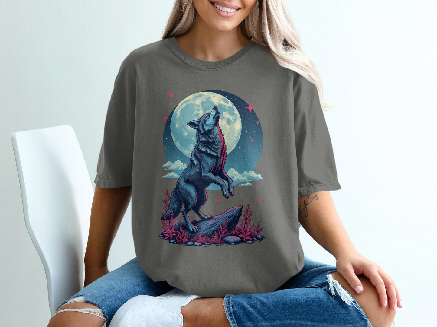 Howling Wolf to the Moon Graphic Celestial T-Shirt - IconVexa
