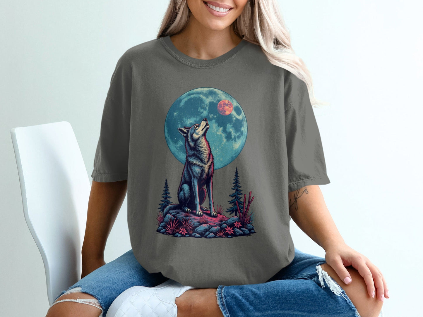 Wolf Under Moonlight Graphic Design Short Sleeve T-Shirt - IconVexa