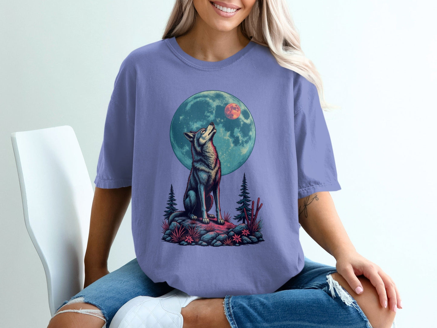 Wolf Under Moonlight Graphic Design Short Sleeve T-Shirt - IconVexa