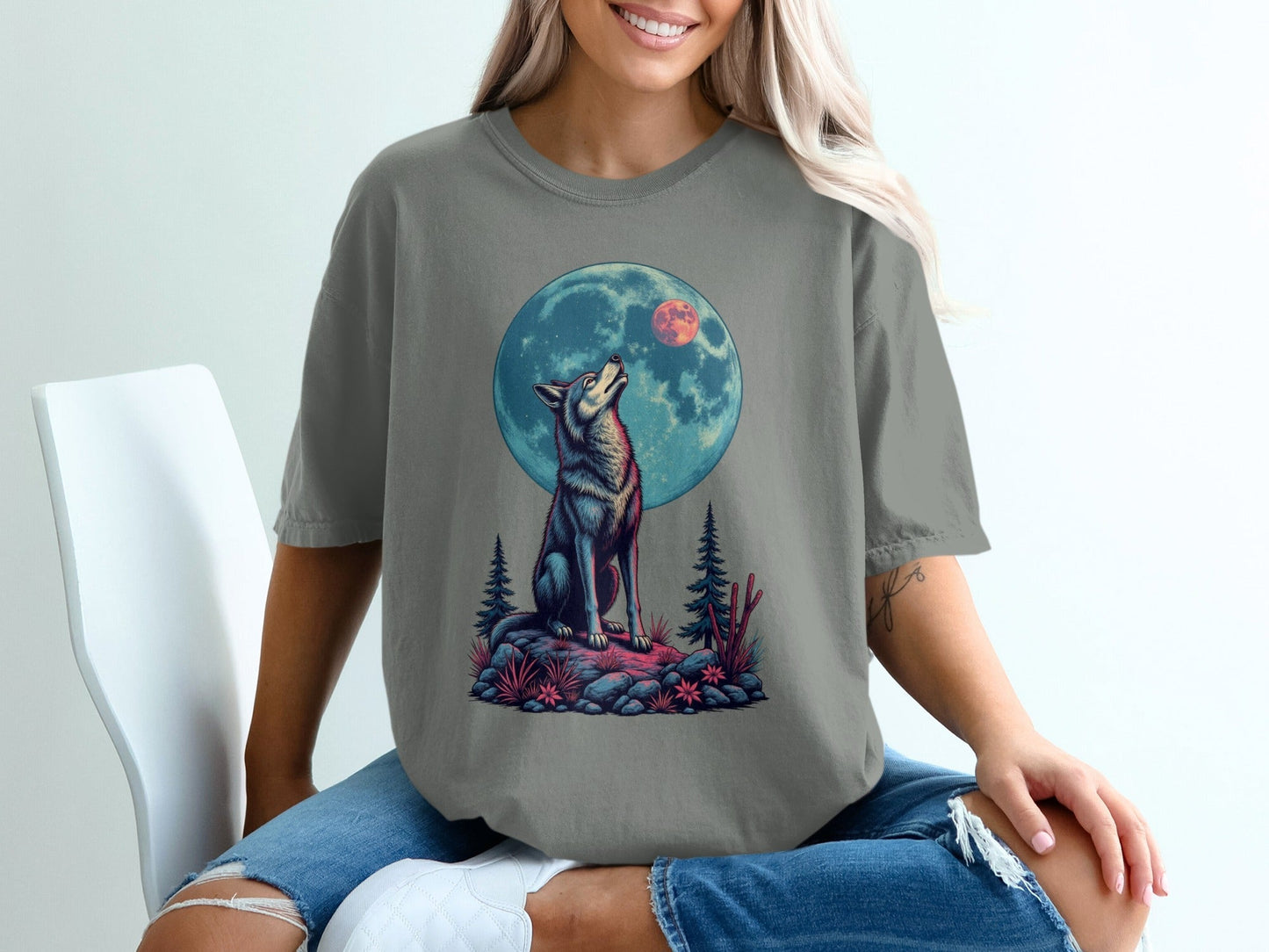 Wolf Under Moonlight Graphic Design Short Sleeve T-Shirt - IconVexa