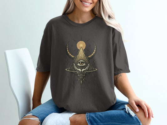 Stylish All Seeing Eye Graphic Print T-shirt product