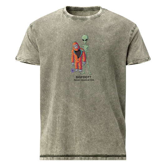 Alien Holding Bigfoot Costume Tee | Funny Halloween UFO Shirt | Retro Sci - Fi Gift Idea - IconVexa
