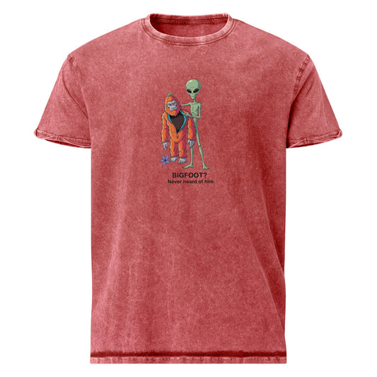 Alien Holding Bigfoot Costume Tee | Funny Halloween UFO Shirt | Retro Sci - Fi Gift Idea - IconVexa
