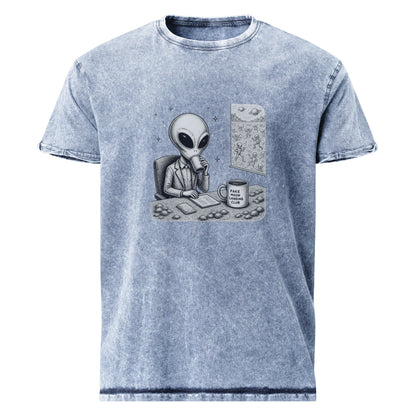 Alien Shirt Funny Conspiracy Style | UFO Shirt for Space Nerds | Sci - Fi Graphic Moon Club - IconVexa