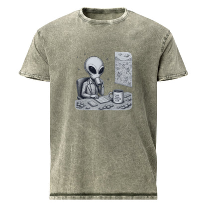 Alien Shirt Funny Conspiracy Style | UFO Shirt for Space Nerds | Sci - Fi Graphic Moon Club - IconVexa