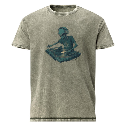 Alien Tee For Space DJ Fans | Retro Turntable Scratch Art | Music Lover Streetwear Shirt - IconVexa