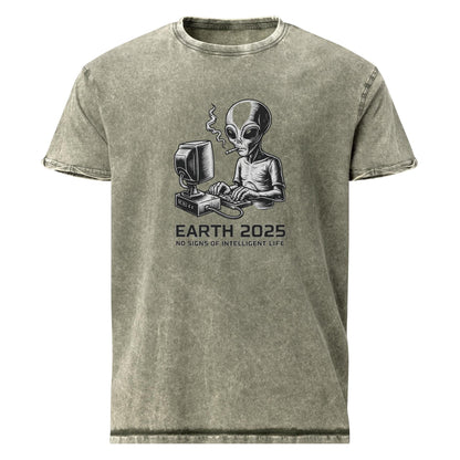 Alien Tee With Existential Irony | Retro Sci - Fi Smoking Computer Print | Funny Graphic Shirt - IconVexa
