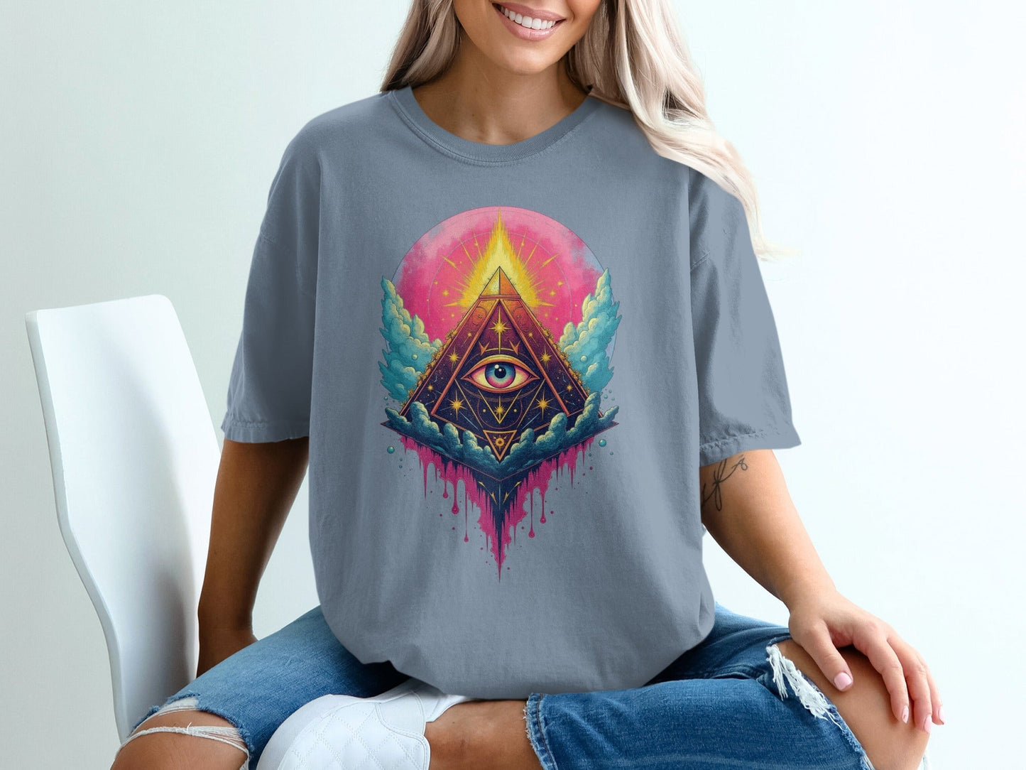 All Seeing Eye Pyramid Graphic Design Women's Unisex T-Shirt - IconVexa