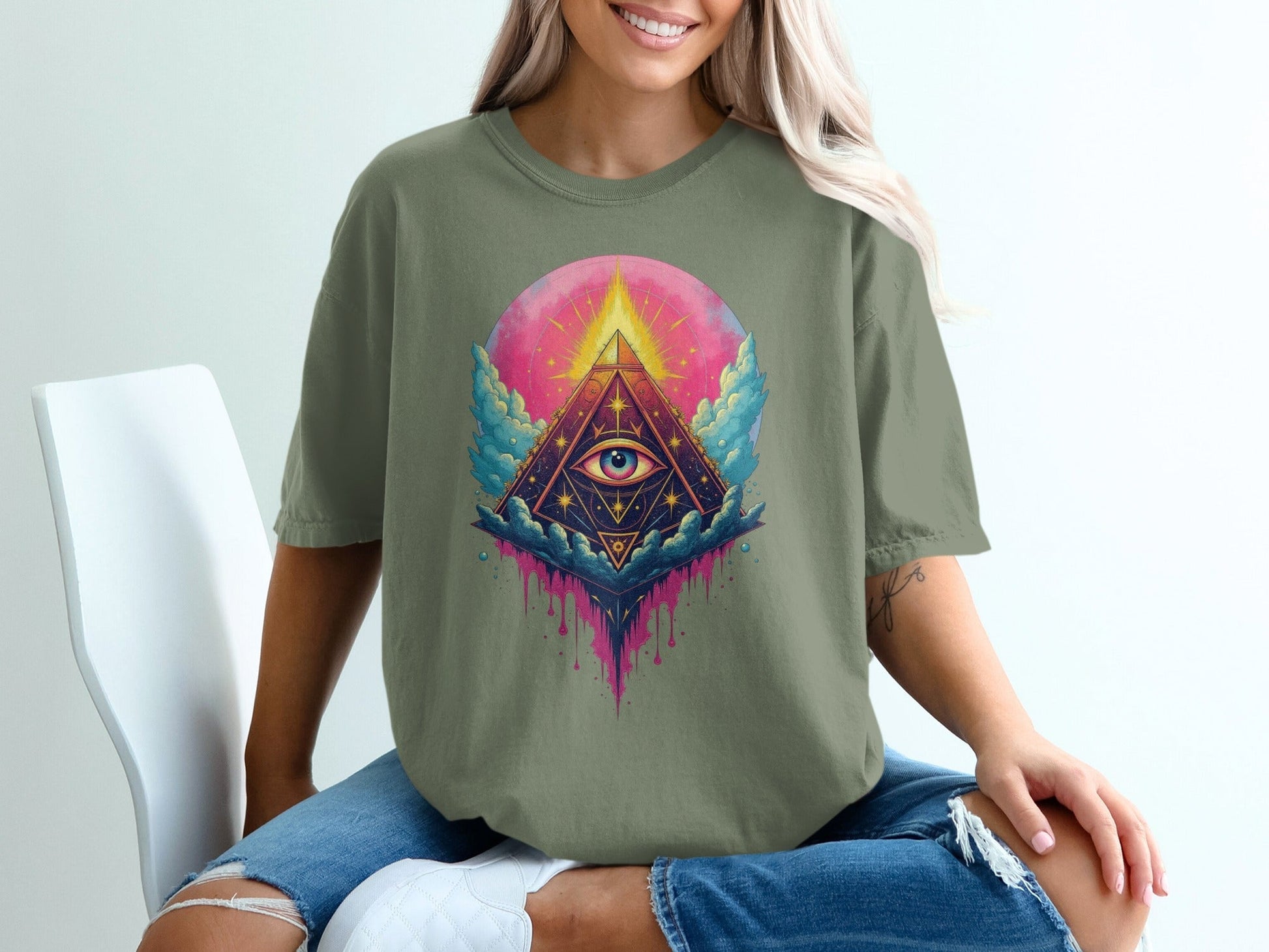 All Seeing Eye Pyramid Graphic Design Women's Unisex T-Shirt - IconVexa