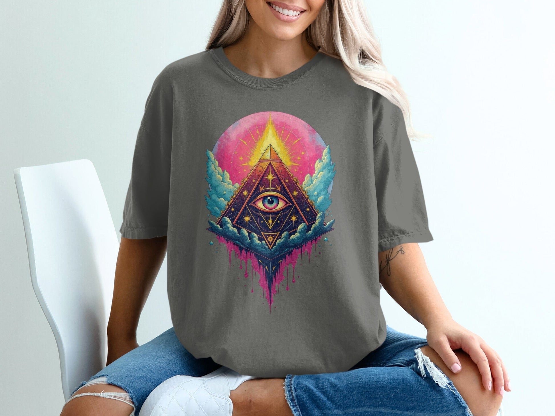 All Seeing Eye Pyramid Graphic Design Women's Unisex T-Shirt - IconVexa