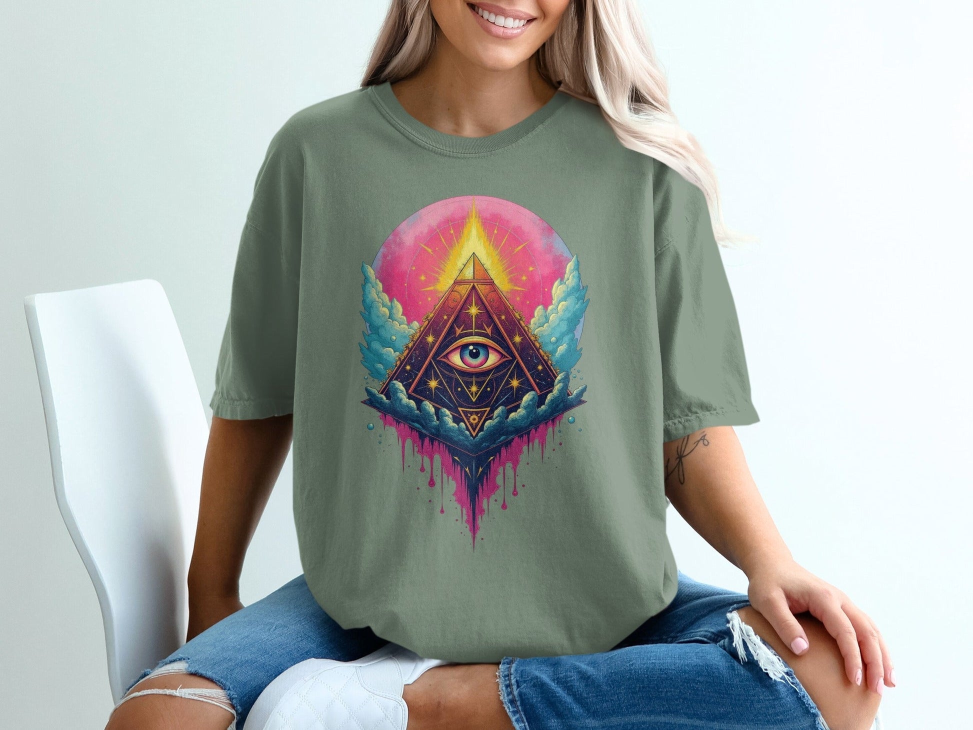 All Seeing Eye Pyramid Graphic Design Women's Unisex T-Shirt - IconVexa
