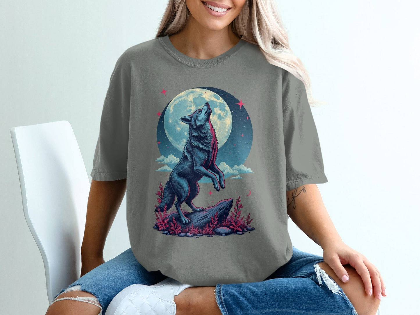 Howling Wolf to the Moon Graphic Celestial T-Shirt - IconVexa