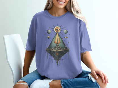Illuminati Pyramid Design Symbolic Graphic Image T-Shirt - IconVexa