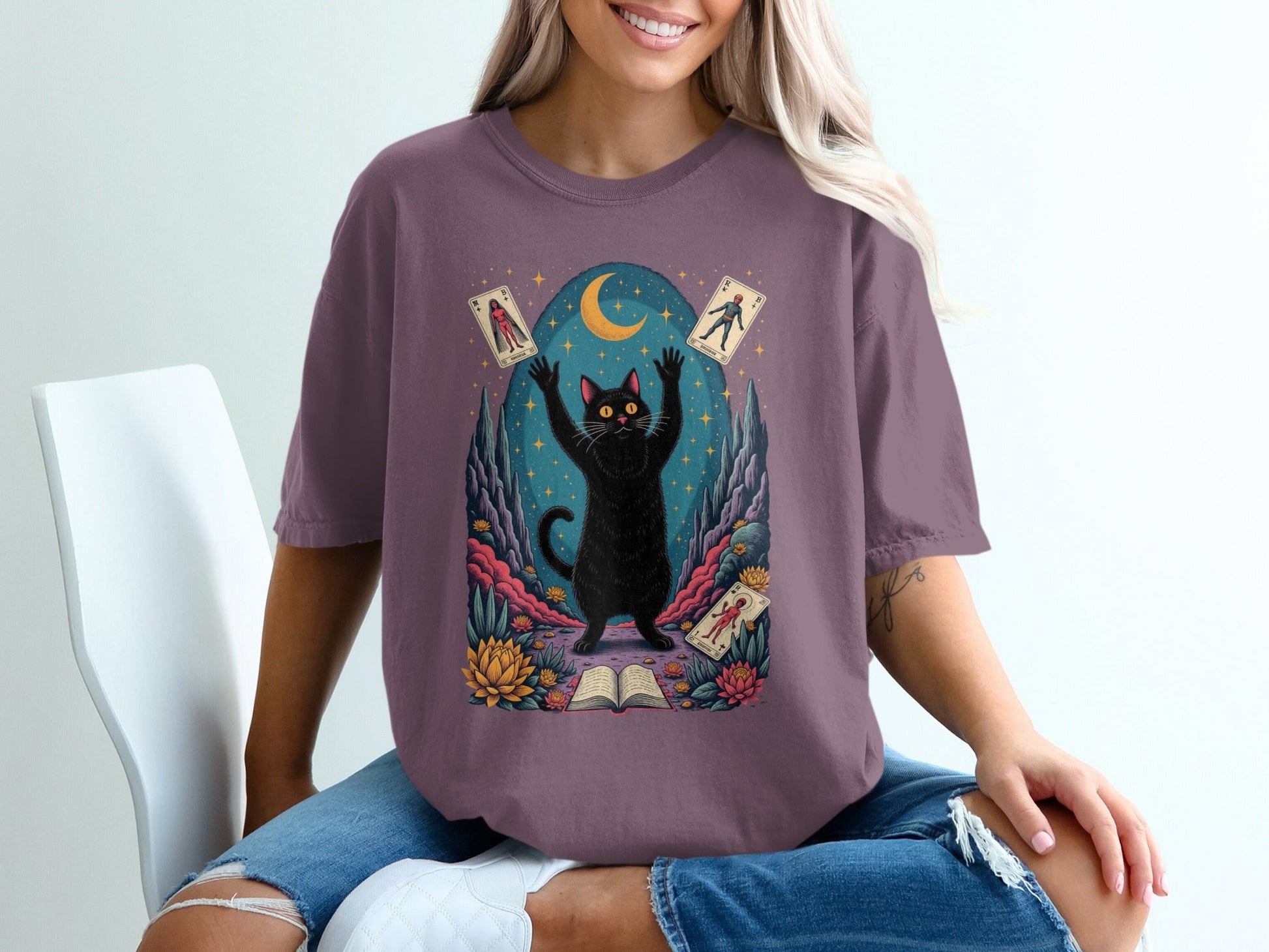 Mystic Feline Fortune Teller Card Reading Cat Design T-Shirt - IconVexa