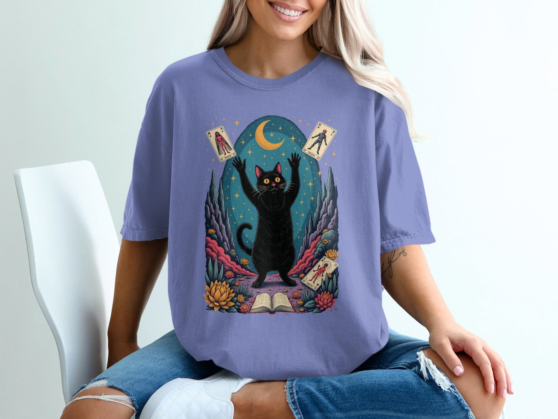 Mystic Feline Fortune Teller Card Reading Cat Design T-Shirt - IconVexa
