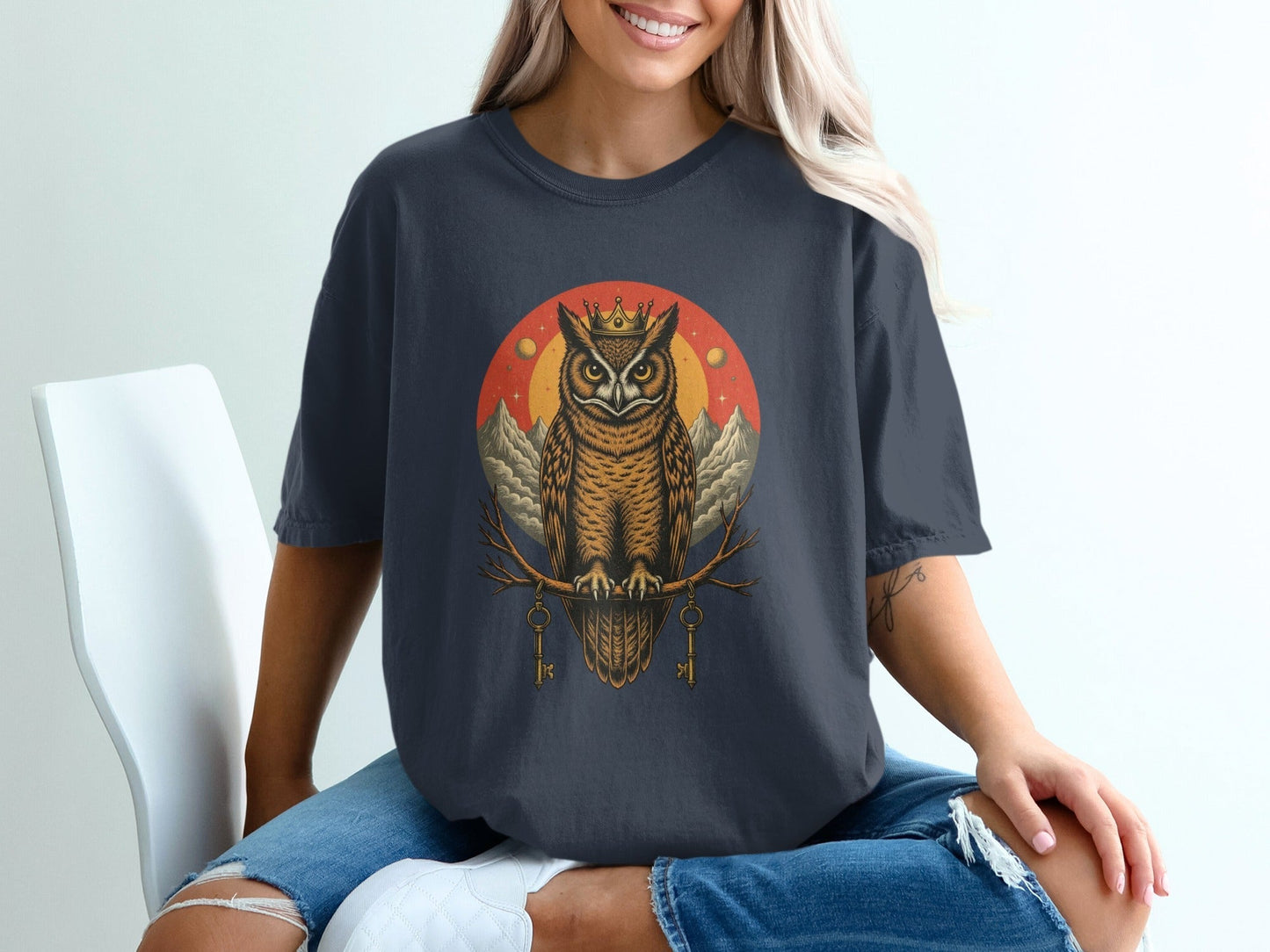 Owl with Crown And Keys Design Graphic Trendy T-Shirt - IconVexa