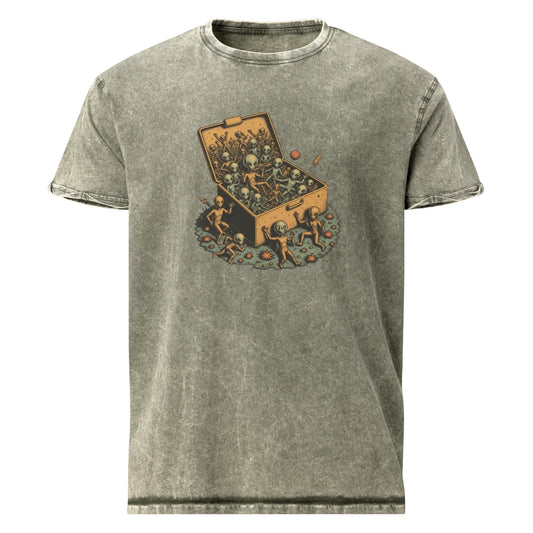 Suitcase Chaos With Alien Crew | Vintage Cartoon Space Scene | Funny Sci - Fi Graphic Tee - IconVexa