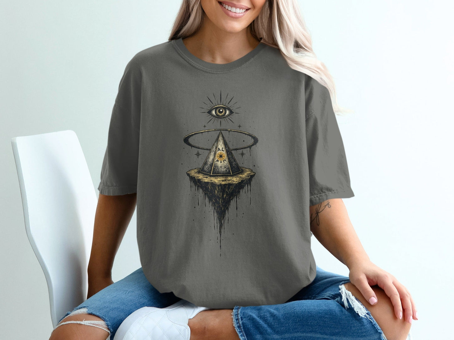 The All Seeing Eye Above Pyramid Graphic Art T-Shirt - IconVexa