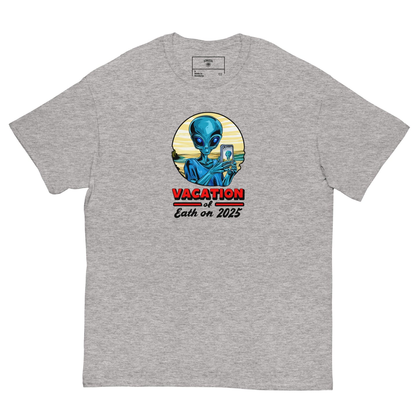 Vacation Selfie Alien Tee | Funny Space Shirt | Sci - Fi Retro Unisex T-Shirt - IconVexa
