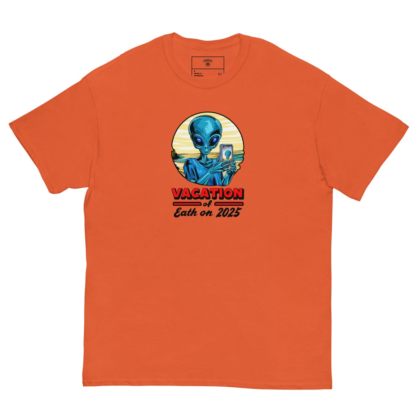 Vacation Selfie Alien Tee | Funny Space Shirt | Sci - Fi Retro Unisex T-Shirt - IconVexa