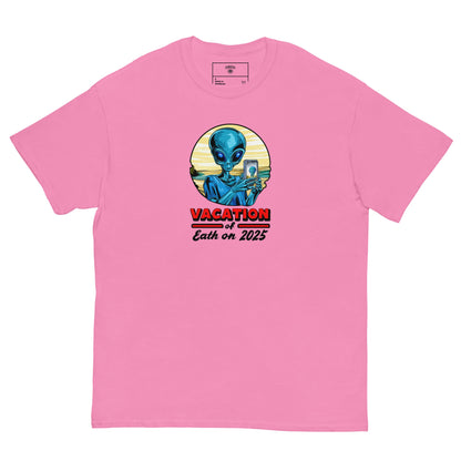 Vacation Selfie Alien Tee | Funny Space Shirt | Sci - Fi Retro Unisex T-Shirt - IconVexa