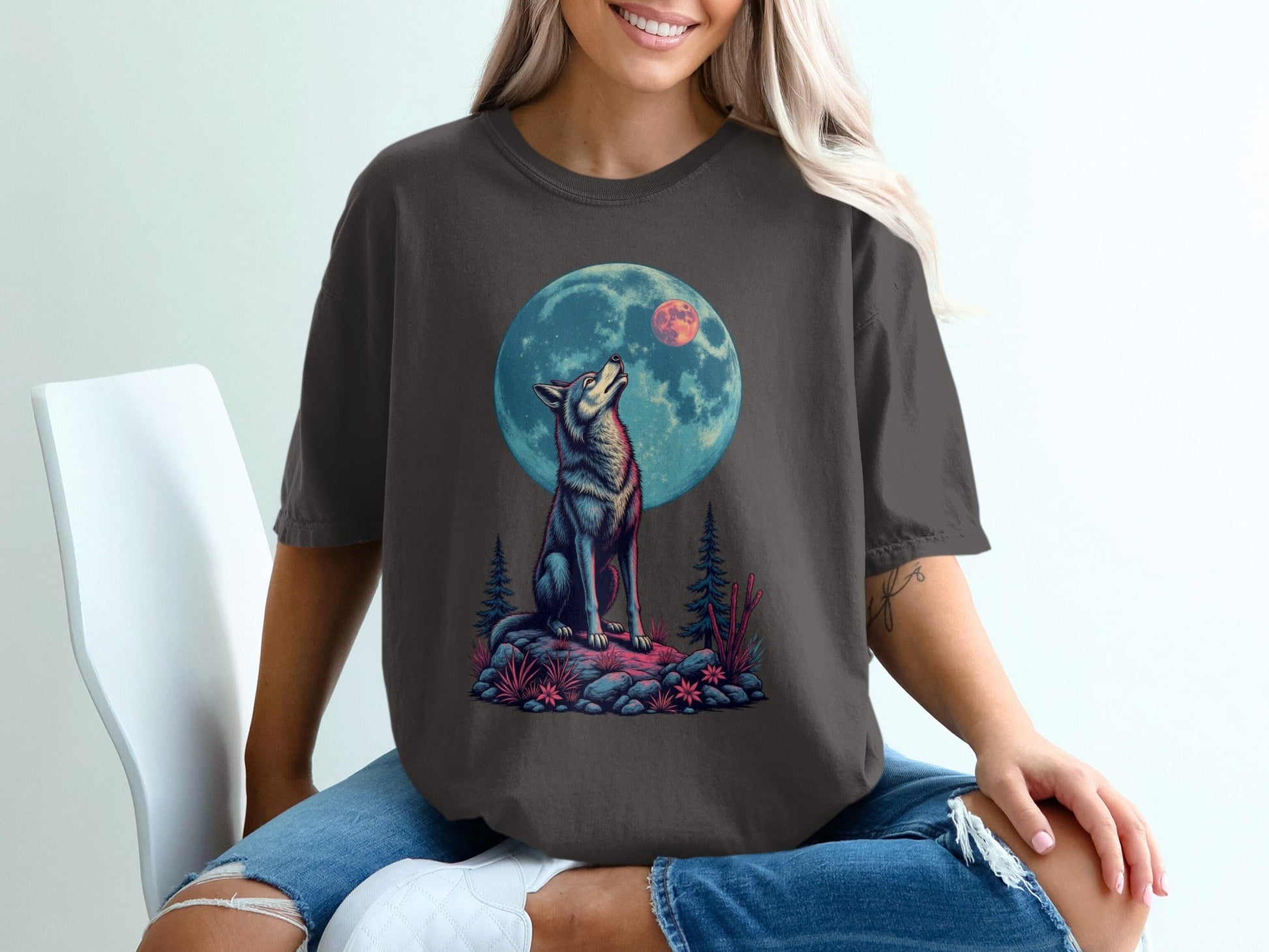 Wolf Under Moonlight Graphic Design Short Sleeve T-Shirt - IconVexa